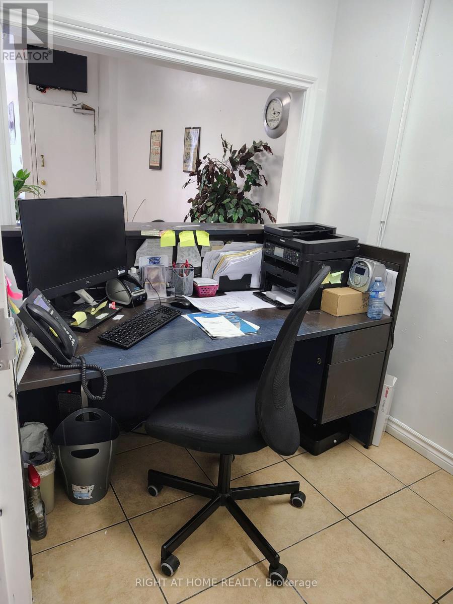 Main - 1254 Bloor Street W, Toronto, Ontario  M6H 1N5 - Photo 7 - W12425247
