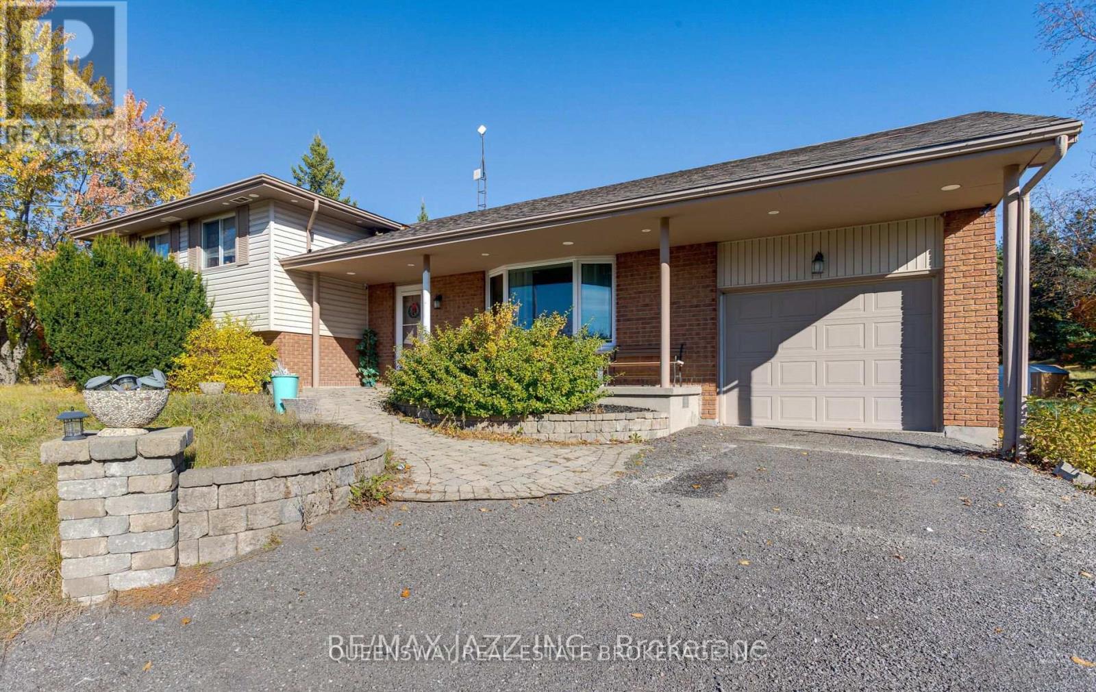 54 ROSLIN ROAD, Belleville, Ontario