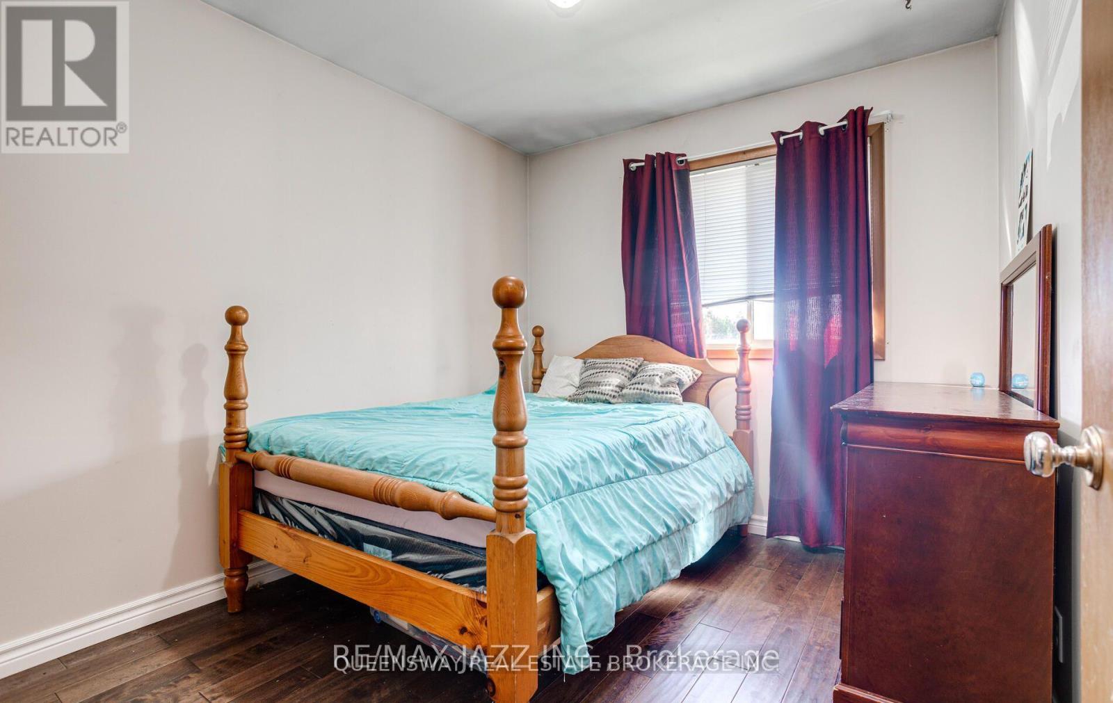 54 Roslin Road, Belleville, Ontario  K0K 2Y0 - Photo 12 - X12425225