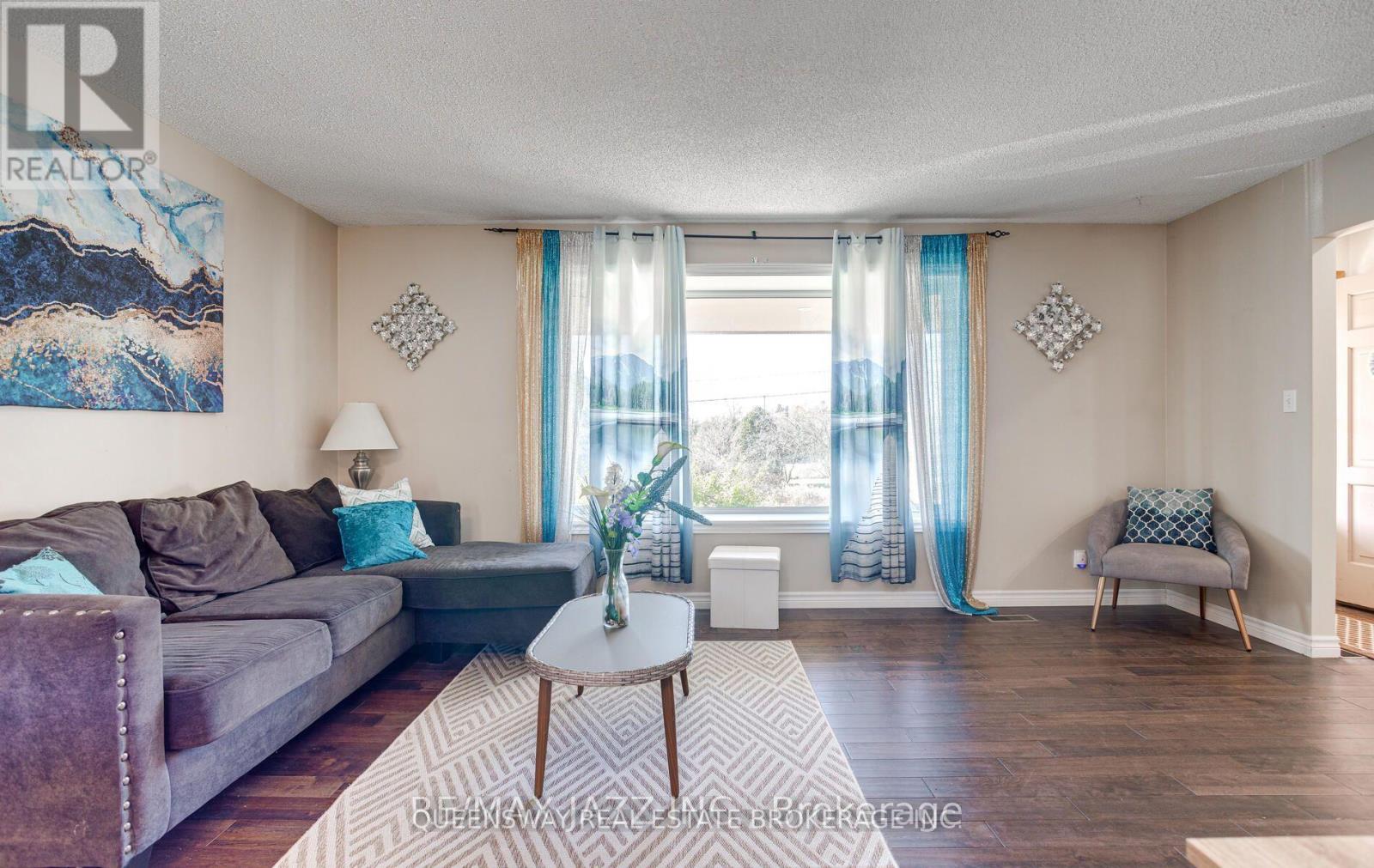 54 Roslin Road, Belleville, Ontario  K0K 2Y0 - Photo 4 - X12425225