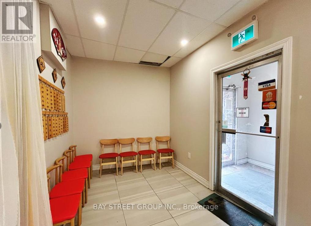 468 King Street W, Hamilton, Ontario  L8P 1B7 - Photo 2 - X12425241