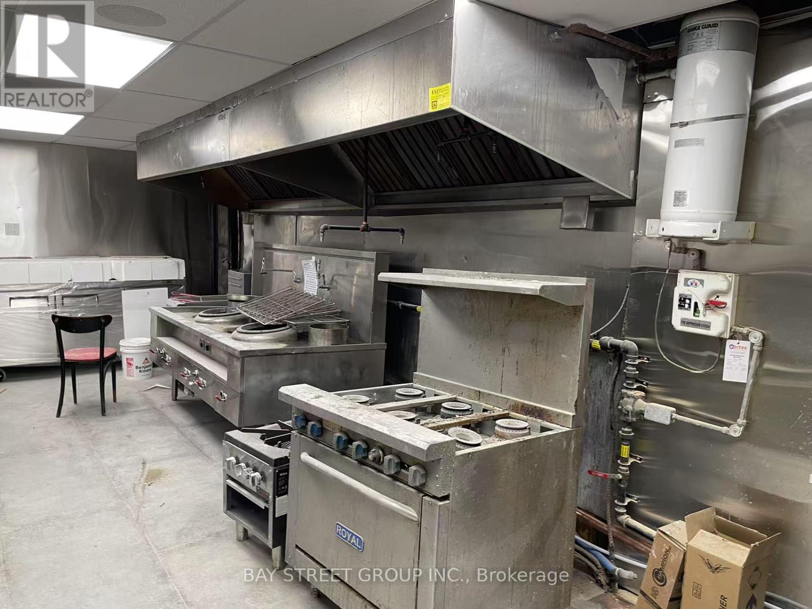 468 King Street W, Hamilton, Ontario  L8P 1B7 - Photo 7 - X12425241