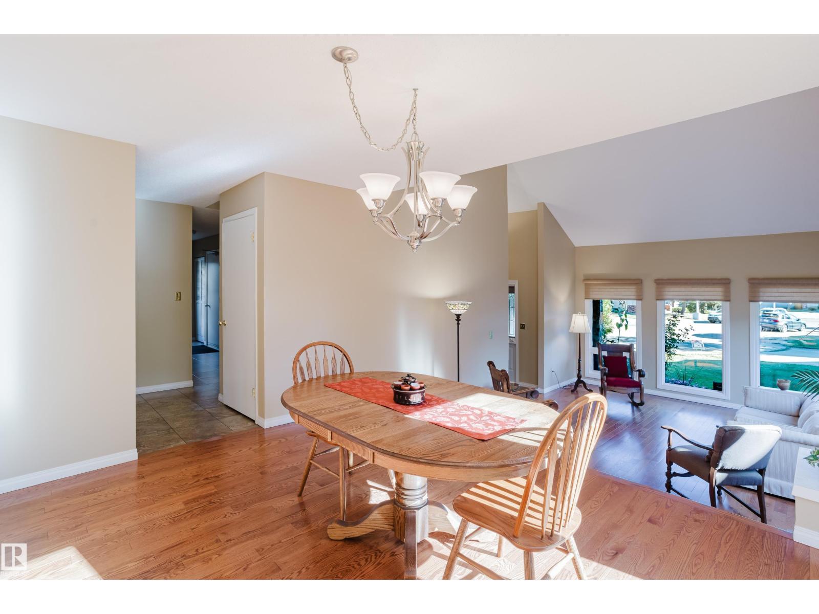 2120 111a St Nw, Edmonton, Alberta  T6J 4V6 - Photo 11 - E4459330