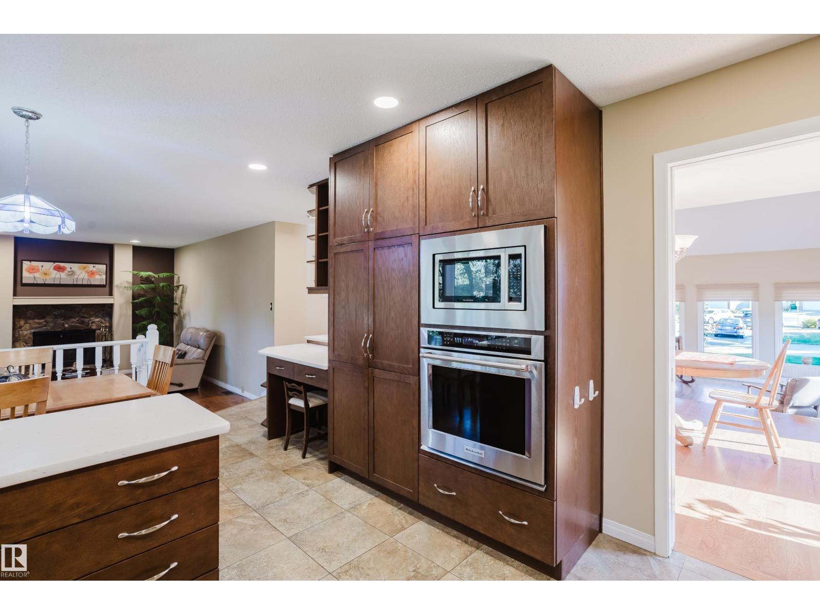 2120 111a St Nw, Edmonton, Alberta  T6J 4V6 - Photo 12 - E4459330