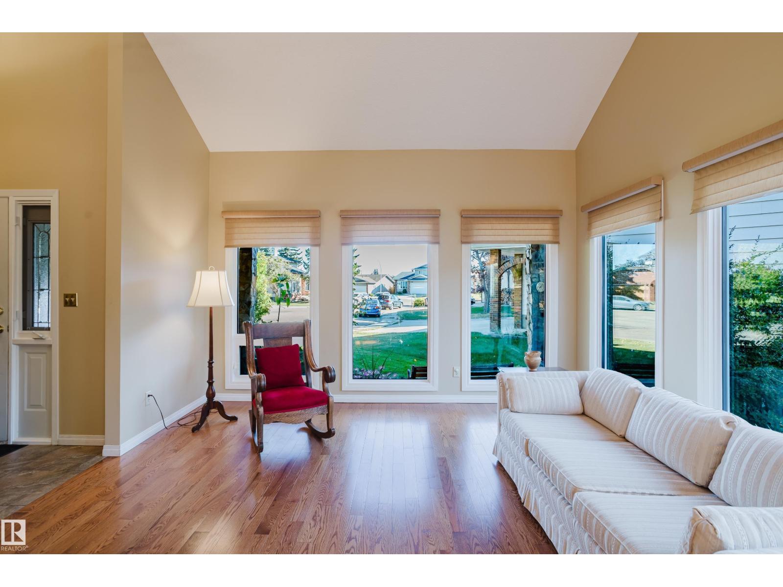 2120 111a St Nw, Edmonton, Alberta  T6J 4V6 - Photo 4 - E4459330