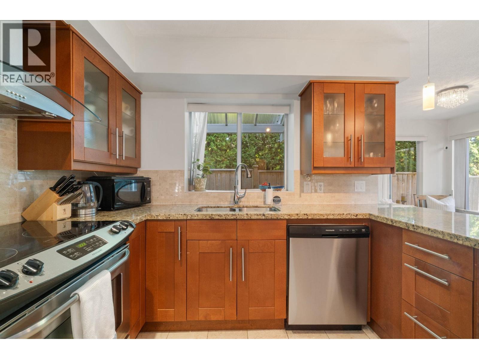 2939 Cliffrose Crescent, Coquitlam, British Columbia  V3E 2T2 - Photo 8 - R3051859