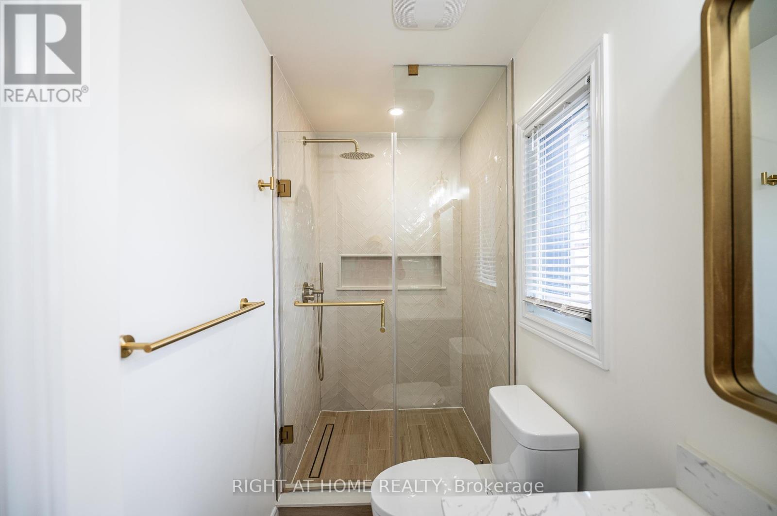 808 Sanok Drive, Pickering, Ontario  L1W 2P9 - Photo 27 - E12425250