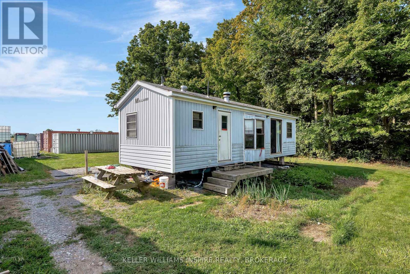 18055 Loyalist Parkway, Prince Edward County, Ontario  K7P 2Y4 - Photo 16 - X12425257