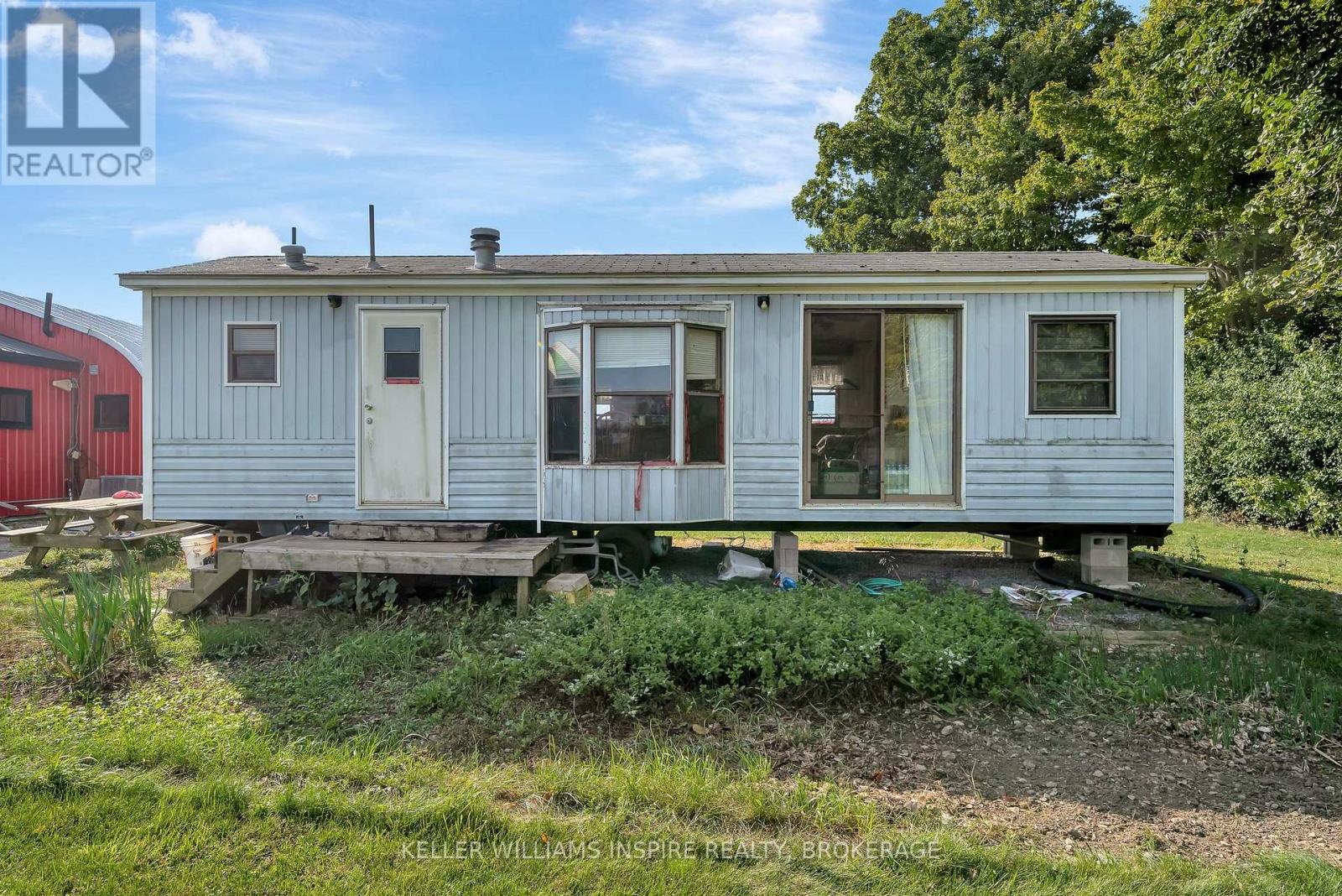 18055 Loyalist Parkway, Prince Edward County, Ontario  K7P 2Y4 - Photo 17 - X12425257
