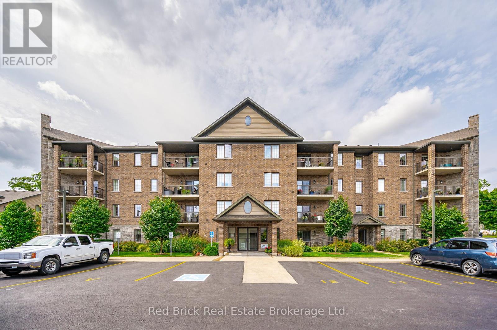6492 Gerrie Road, Centre Wellington (Elora/salem), Ontario  N0B 1S0 - Photo 2 - X12425263