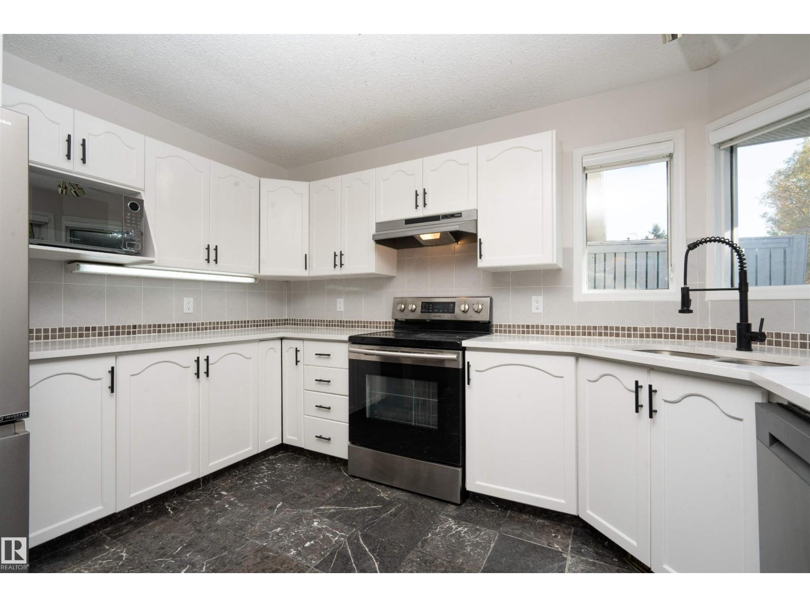 3203 145 Av Nw, Edmonton, Alberta  T5Y 2E9 - Photo 11 - E4459333
