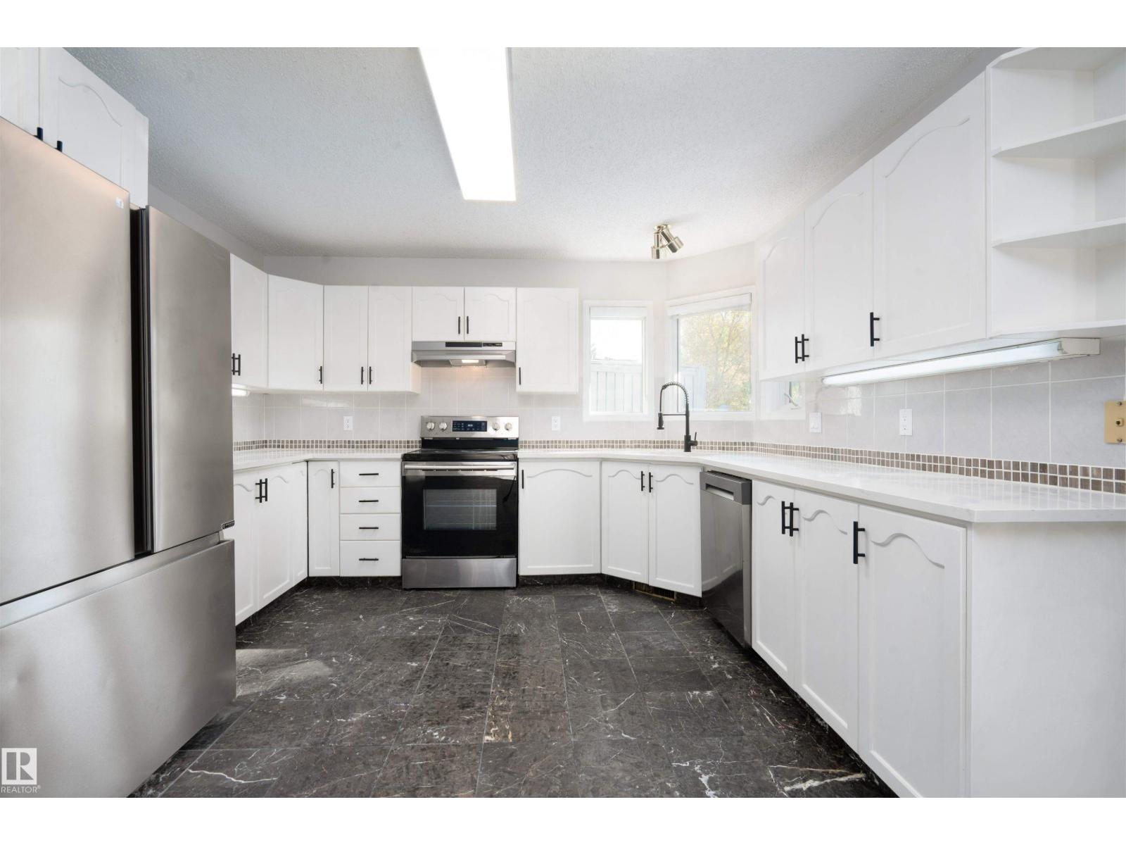3203 145 Av Nw, Edmonton, Alberta  T5Y 2E9 - Photo 12 - E4459333