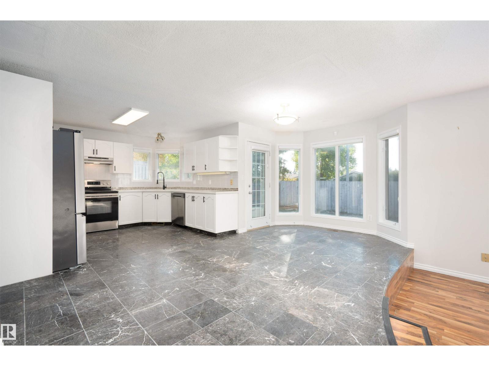 3203 145 Av Nw, Edmonton, Alberta  T5Y 2E9 - Photo 13 - E4459333