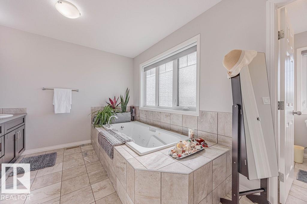 1019 Coopers Hawk Li Nw, Edmonton, Alberta  T5S 0H7 - Photo 36 - E4459336