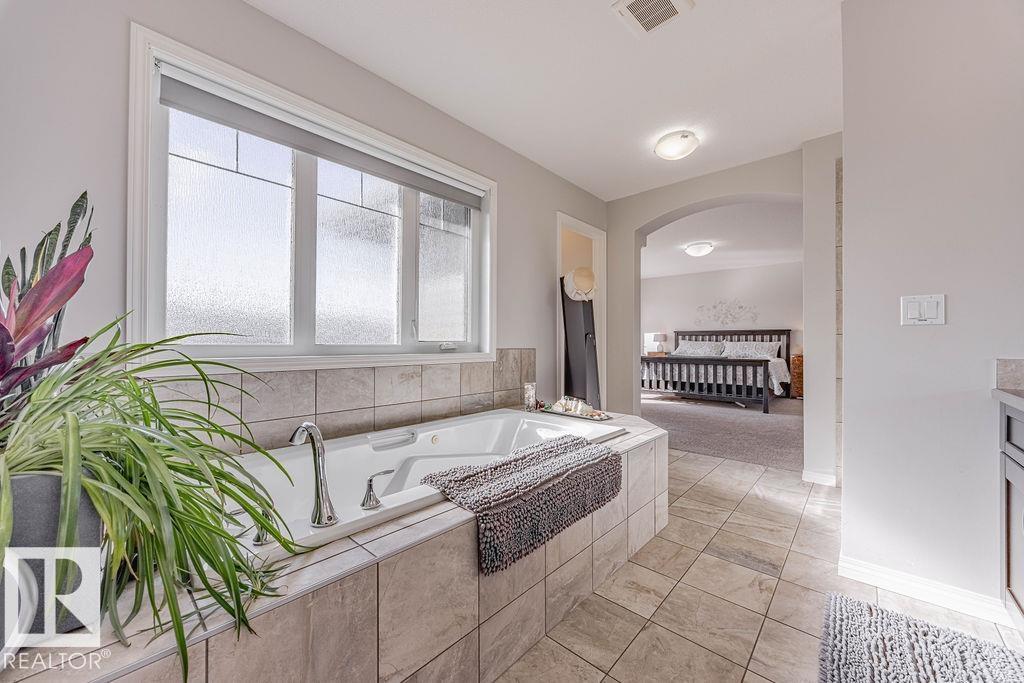 1019 Coopers Hawk Li Nw, Edmonton, Alberta  T5S 0H7 - Photo 40 - E4459336