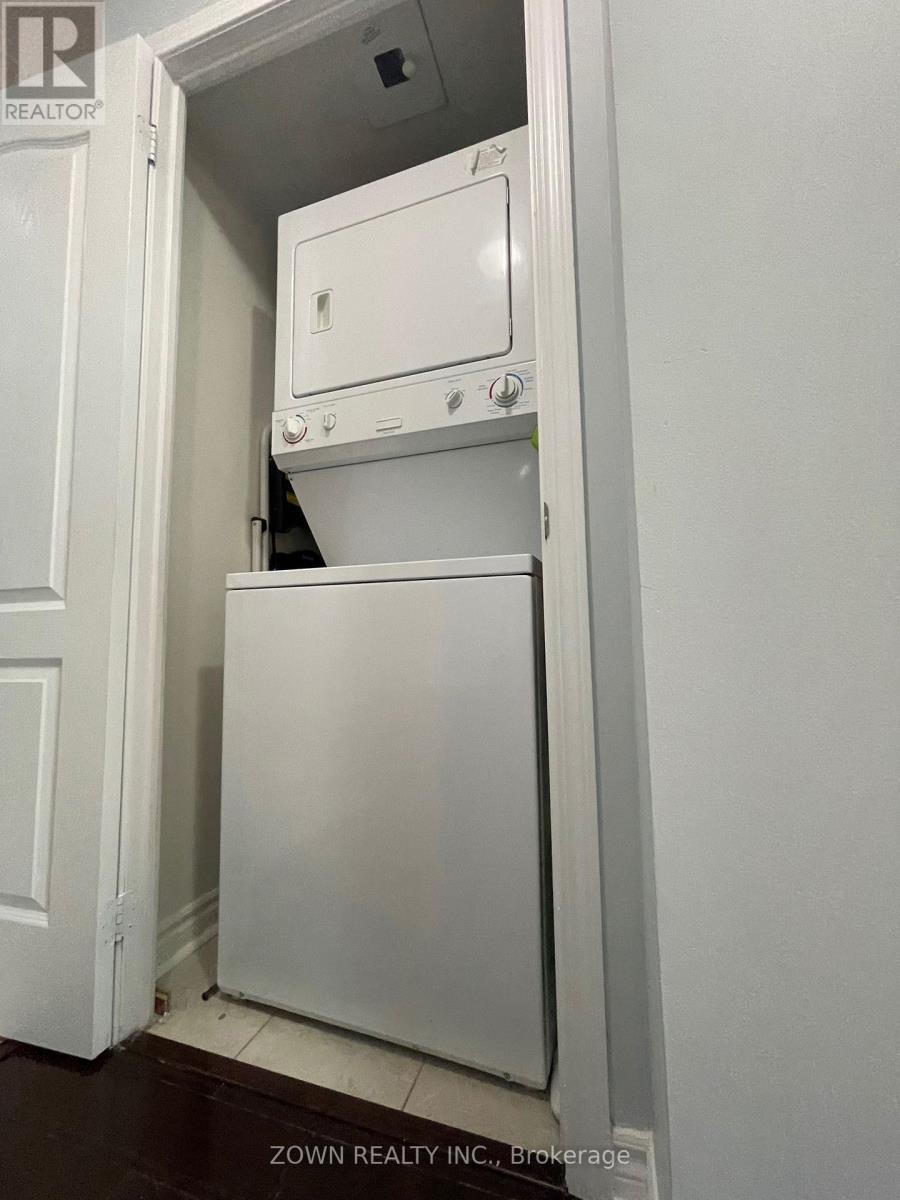 813 - 33 Elm Drive W, Mississauga (City Centre), Ontario  L5B 4M2 - Photo 21 - W12425267