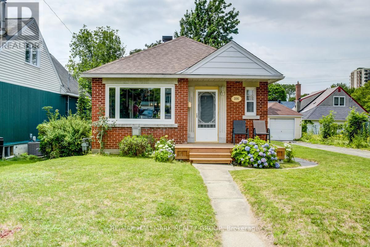 316 DUCHARME BOULEVARD, Ottawa, Ontario