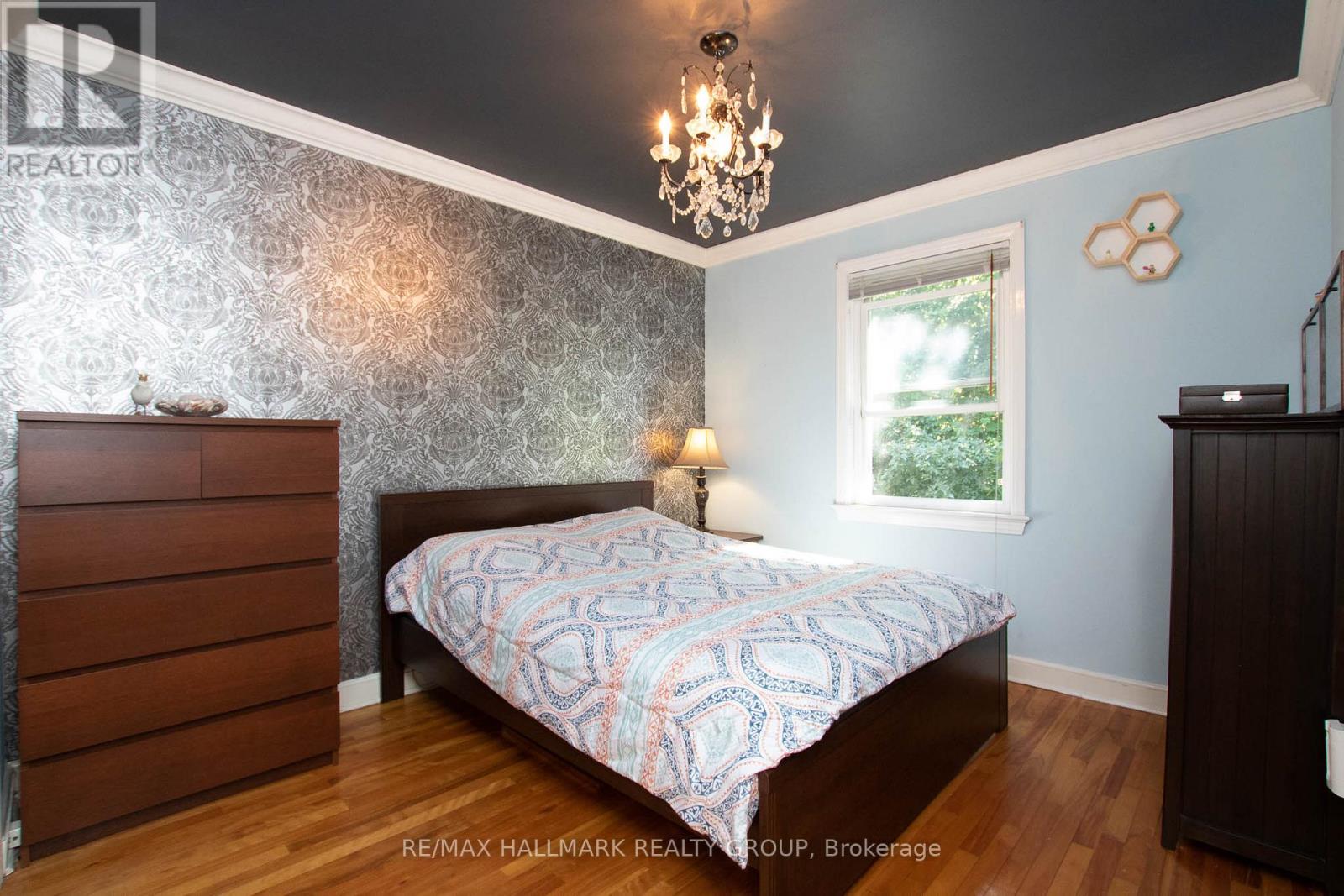 316 Ducharme Boulevard, Ottawa, Ontario  K1L 6T6 - Photo 14 - X12425276
