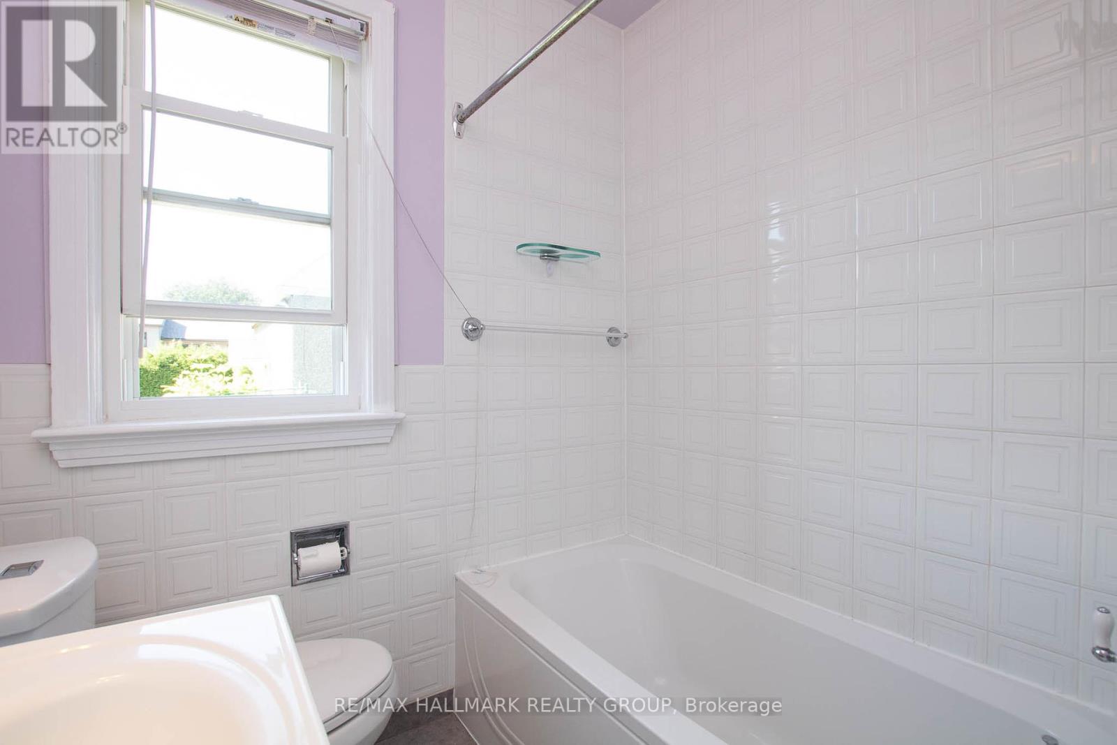 316 Ducharme Boulevard, Ottawa, Ontario  K1L 6T6 - Photo 16 - X12425276