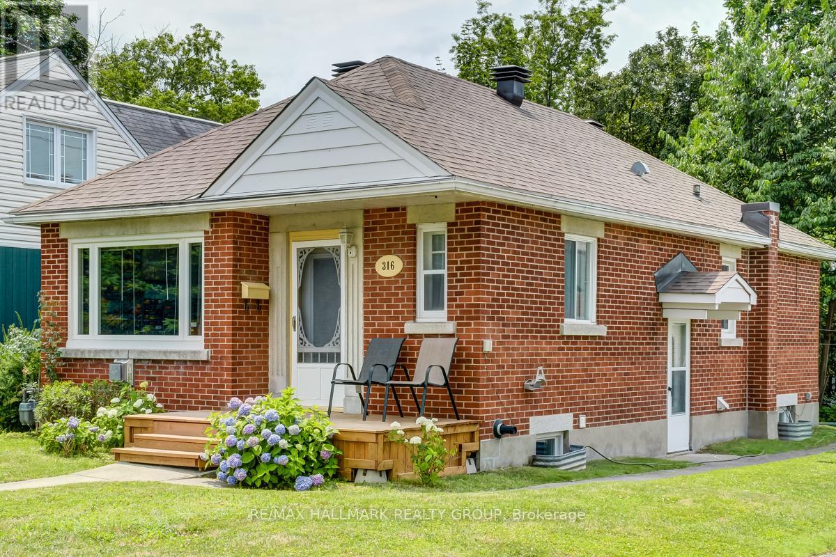 316 Ducharme Boulevard, Ottawa, Ontario  K1L 6T6 - Photo 2 - X12425276
