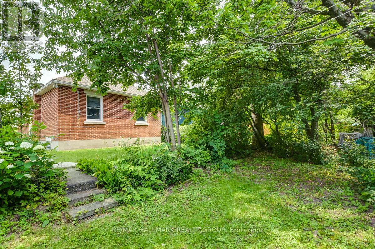 316 Ducharme Boulevard, Ottawa, Ontario  K1L 6T6 - Photo 29 - X12425276