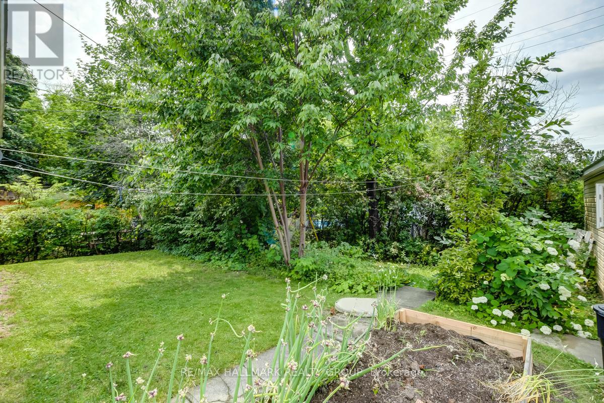 316 Ducharme Boulevard, Ottawa, Ontario  K1L 6T6 - Photo 30 - X12425276