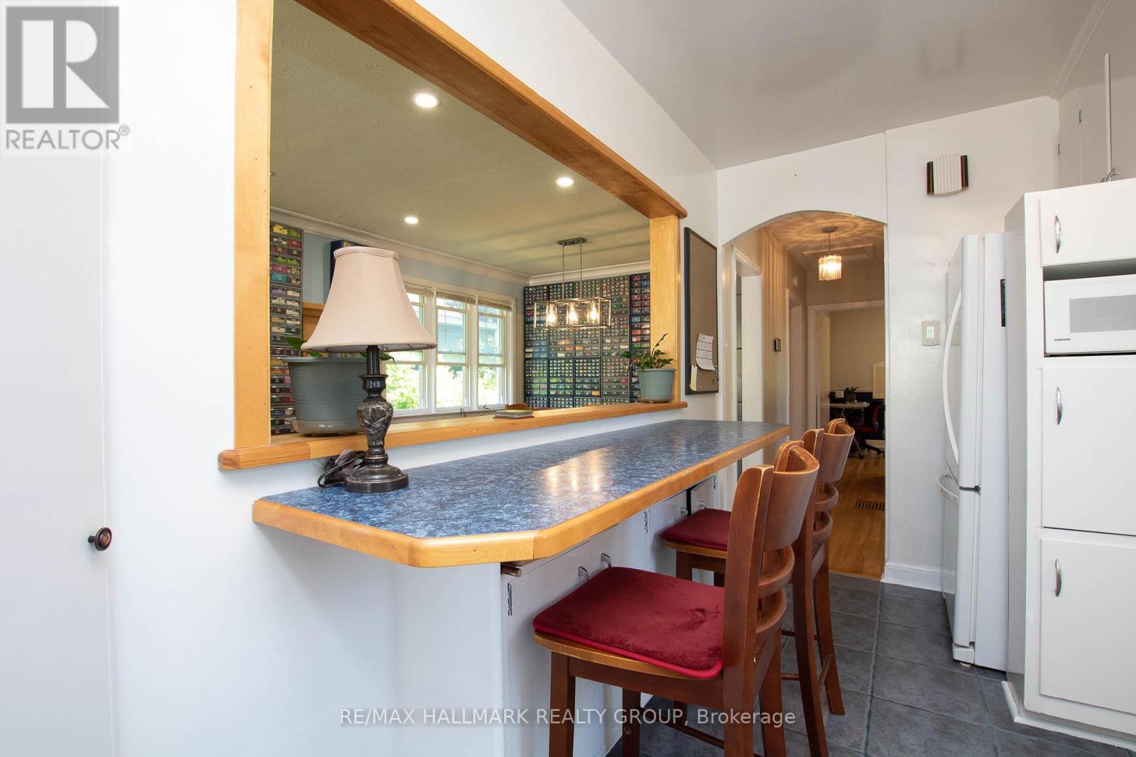 316 Ducharme Boulevard, Ottawa, Ontario  K1L 6T6 - Photo 4 - X12425276
