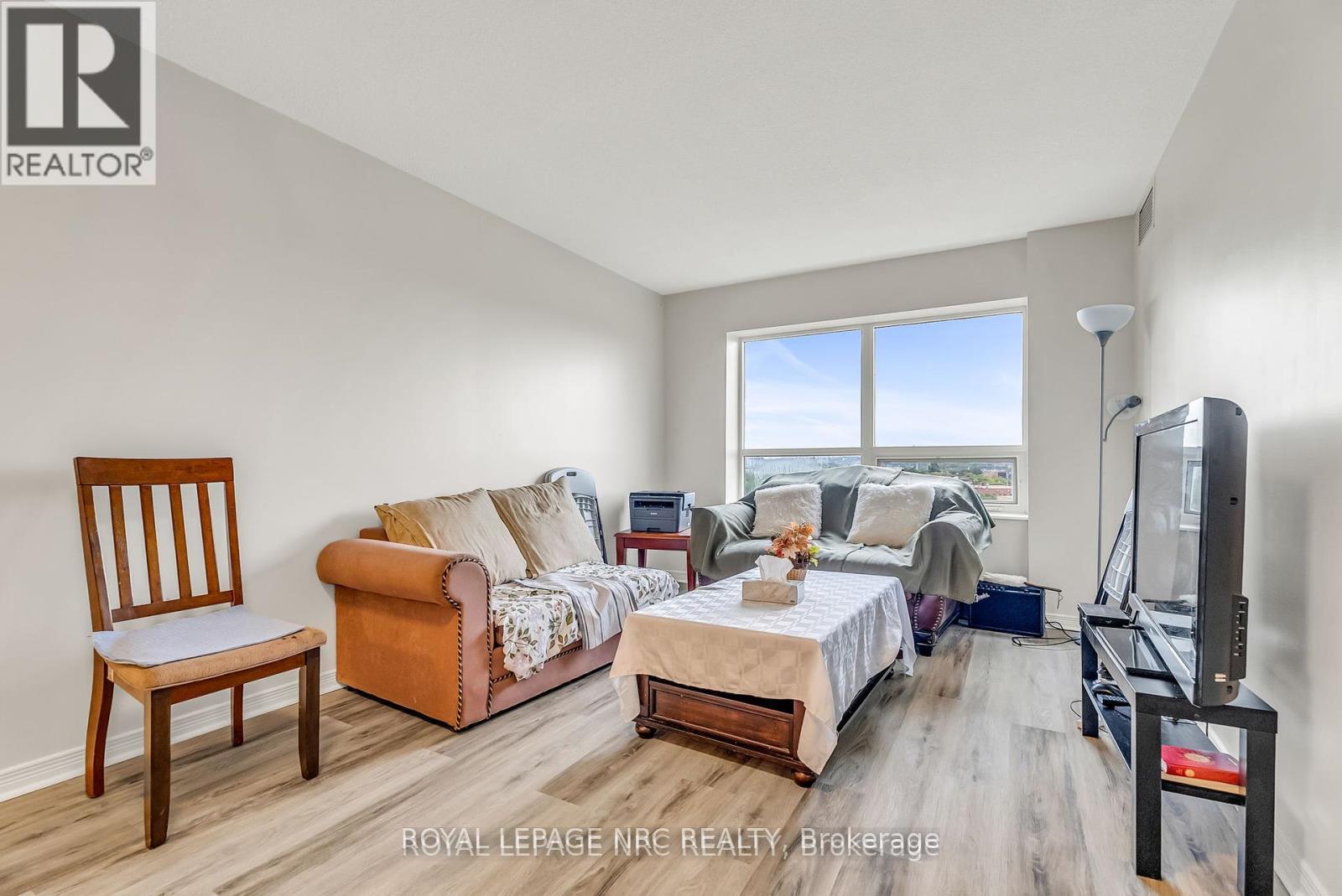 933 - 60 Heintzman Street, Toronto, Ontario  M6P 5A1 - Photo 13 - W12425287