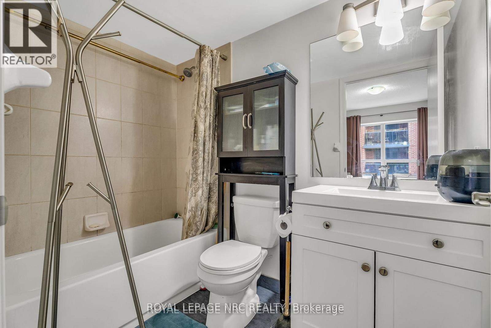 933 - 60 Heintzman Street, Toronto, Ontario  M6P 5A1 - Photo 25 - W12425287