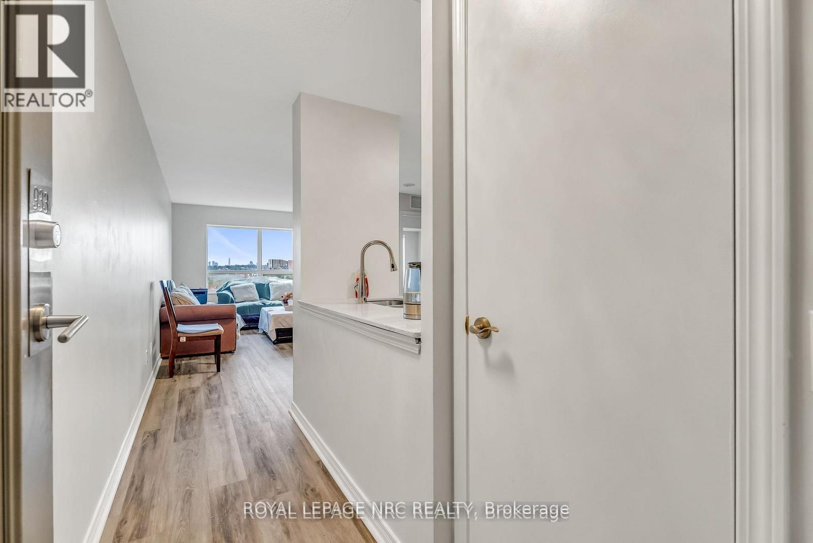 933 - 60 Heintzman Street, Toronto, Ontario  M6P 5A1 - Photo 7 - W12425287