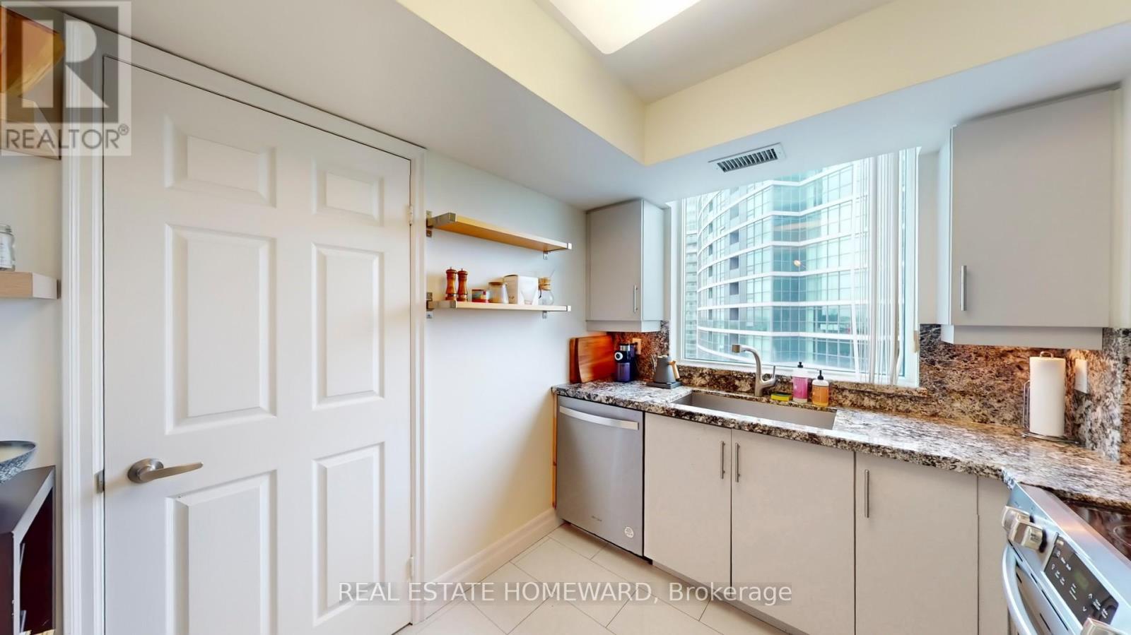 1207 - 30 Harrison Garden Boulevard, Toronto (Willowdale East), Ontario  M2N 7A9 - Photo 11 - C12425283