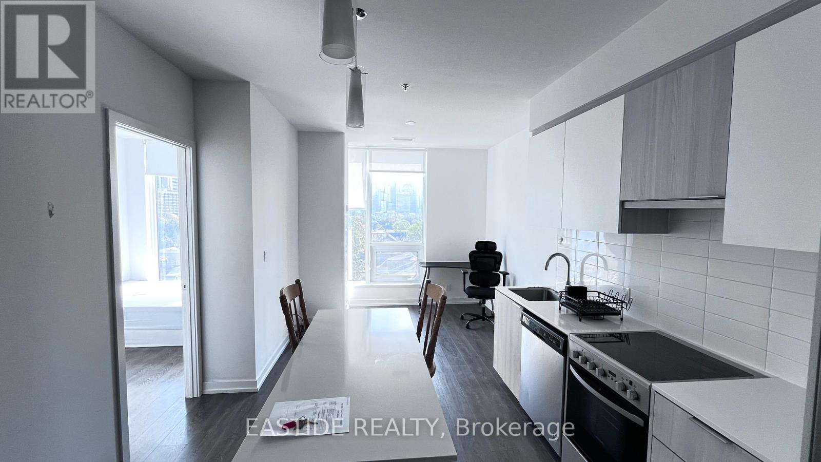 612 - 203 COLLEGE STREET, Toronto, Ontario