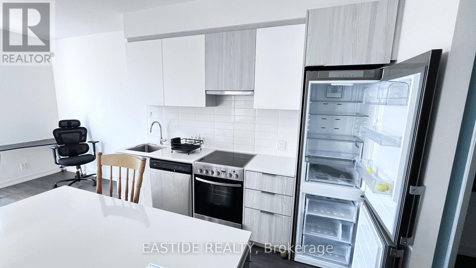 612 - 203 College Street, Toronto, Ontario  M5T 1P9 - Photo 2 - C12425285
