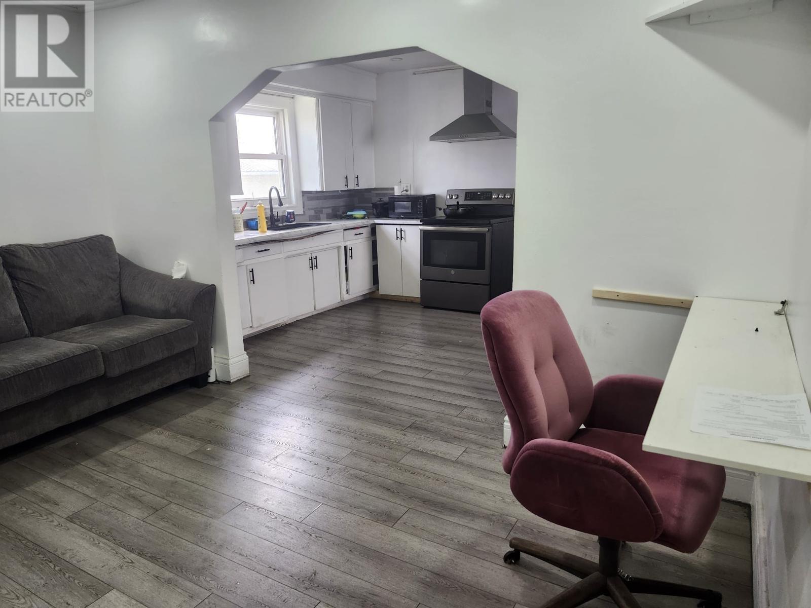 63 Walnut St, Sault Ste. Marie, Ontario  P6B 2E4 - Photo 2 - SM252502