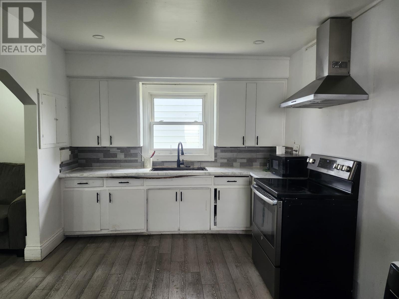 63 Walnut St, Sault Ste. Marie, Ontario  P6B 2E4 - Photo 3 - SM252502