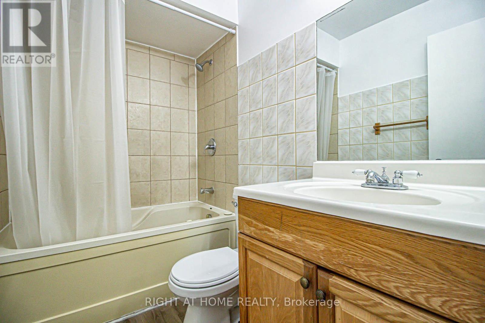 30 Vodden Street W, Brampton (Brampton West), Ontario  L6X 2W7 - Photo 23 - W12425284