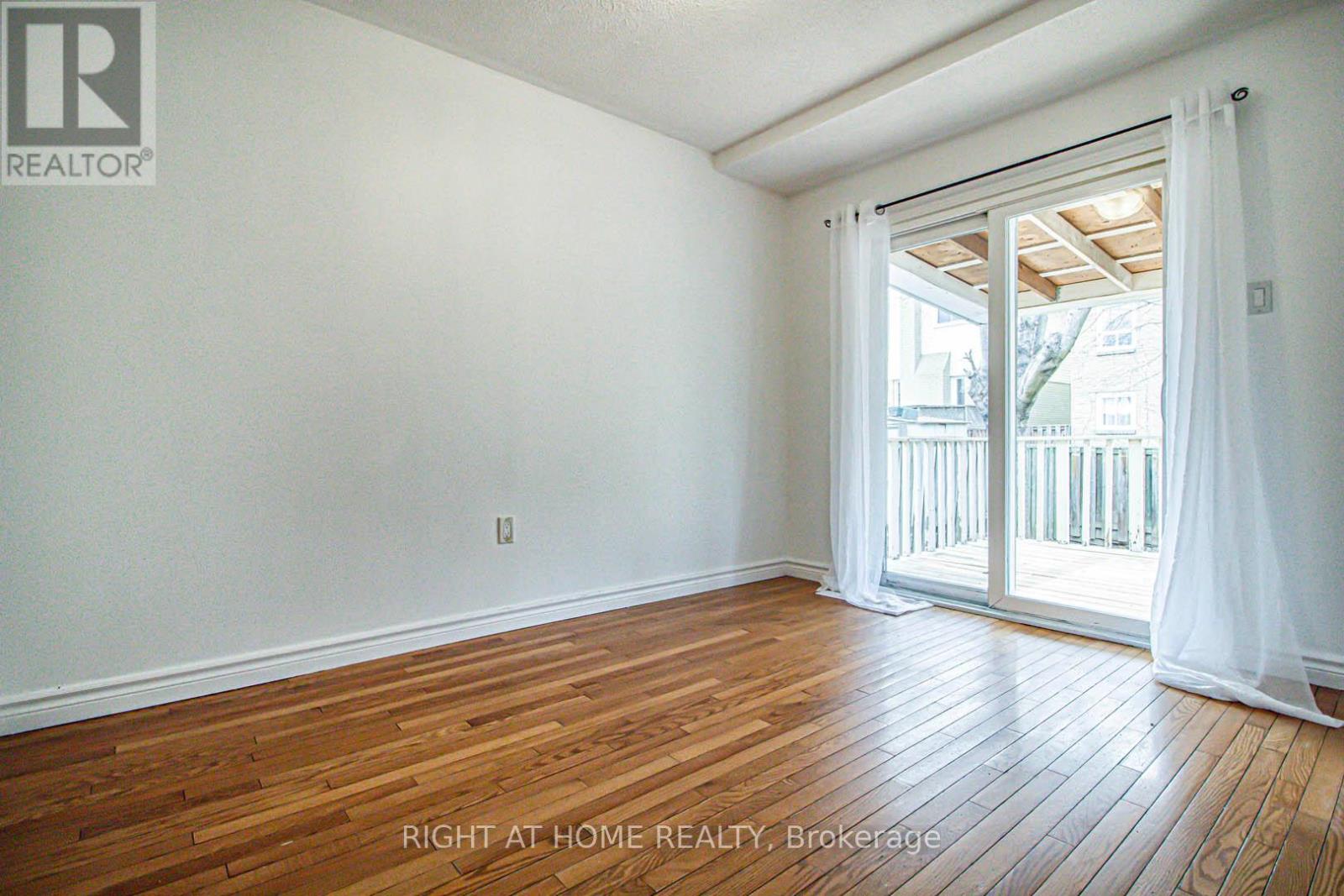 30 Vodden Street W, Brampton (Brampton West), Ontario  L6X 2W7 - Photo 7 - W12425284