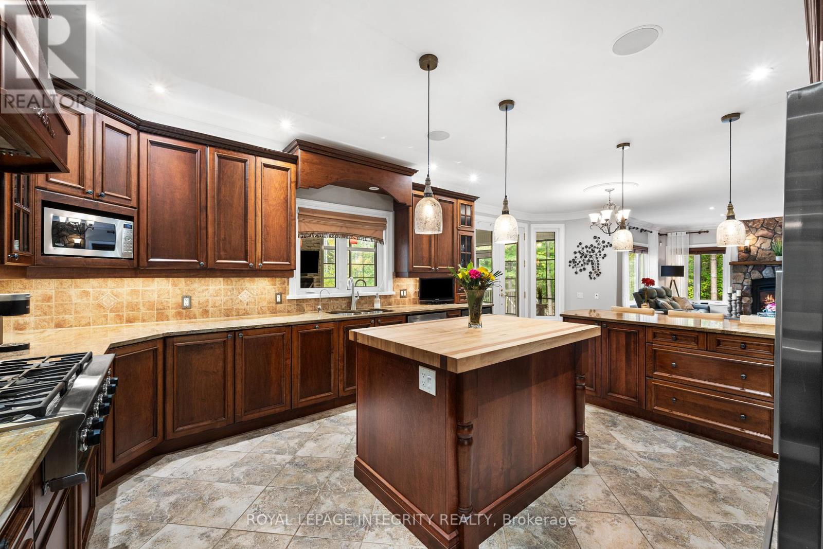 25 Marie-Eve Street E, Alfred And Plantagenet, Ontario  K0B 1A0 - Photo 12 - X12425319