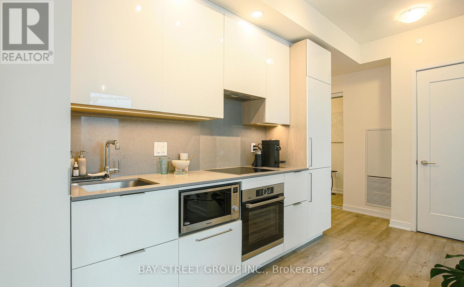 2004 - 28 Freeland Street, Toronto, Ontario  M5E 0E3 - Photo 15 - C12425300