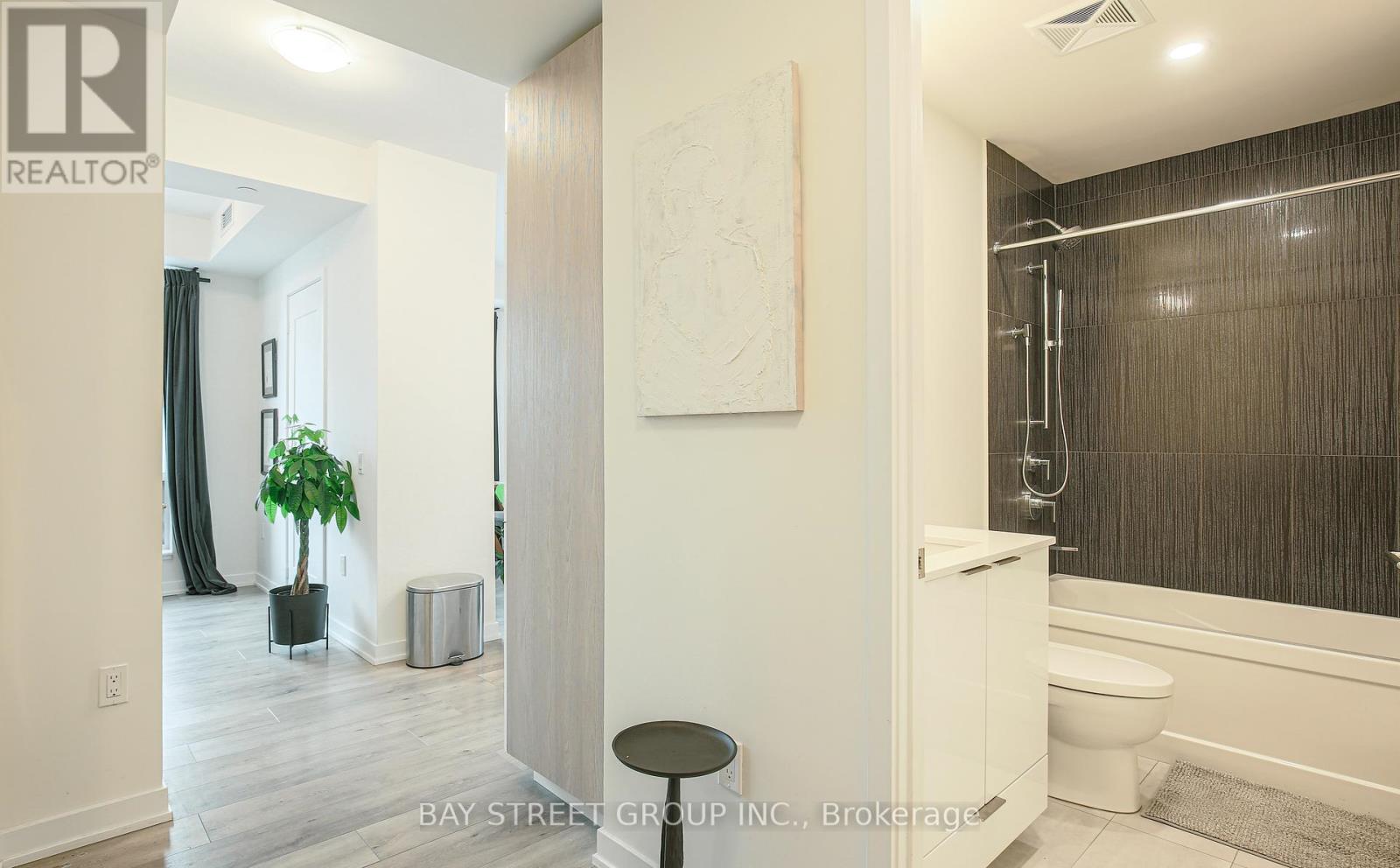 2004 - 28 Freeland Street, Toronto, Ontario  M5E 0E3 - Photo 9 - C12425300