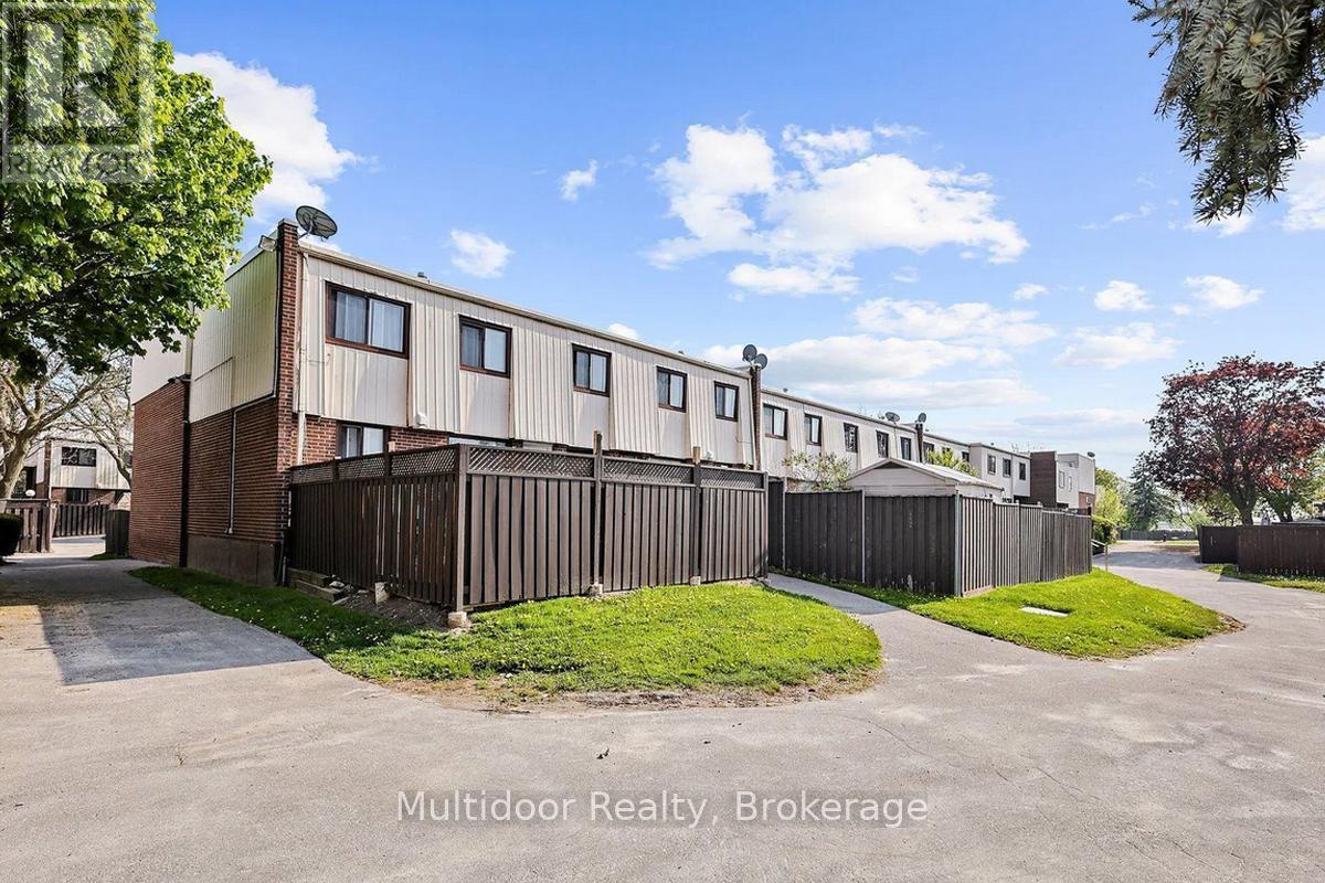 2 - 1100 Oxford Street, Oshawa, Ontario  L1J 6G4 - Photo 2 - E12425299