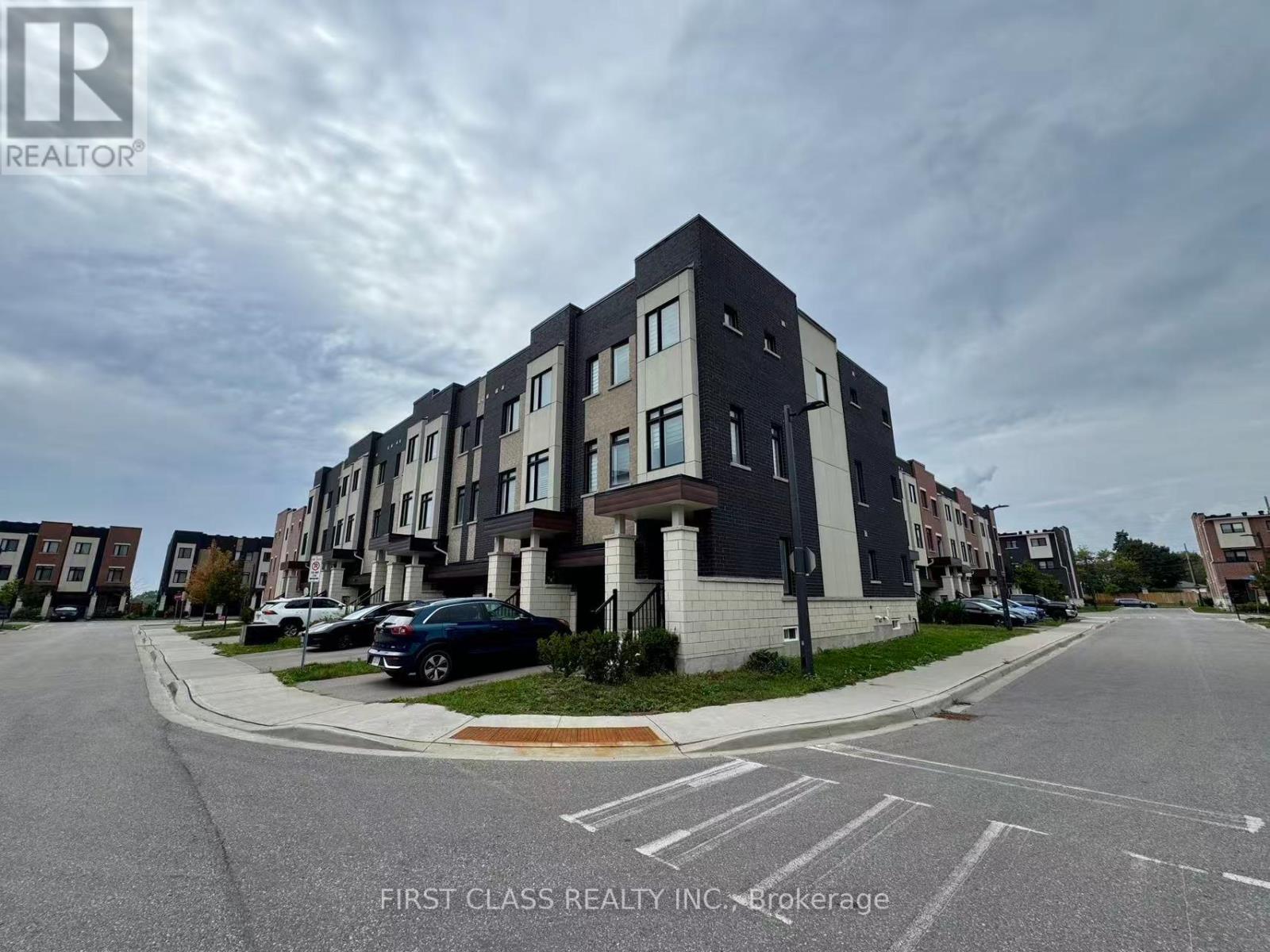 953 KICKING HORSE PATH, Oshawa, Ontario