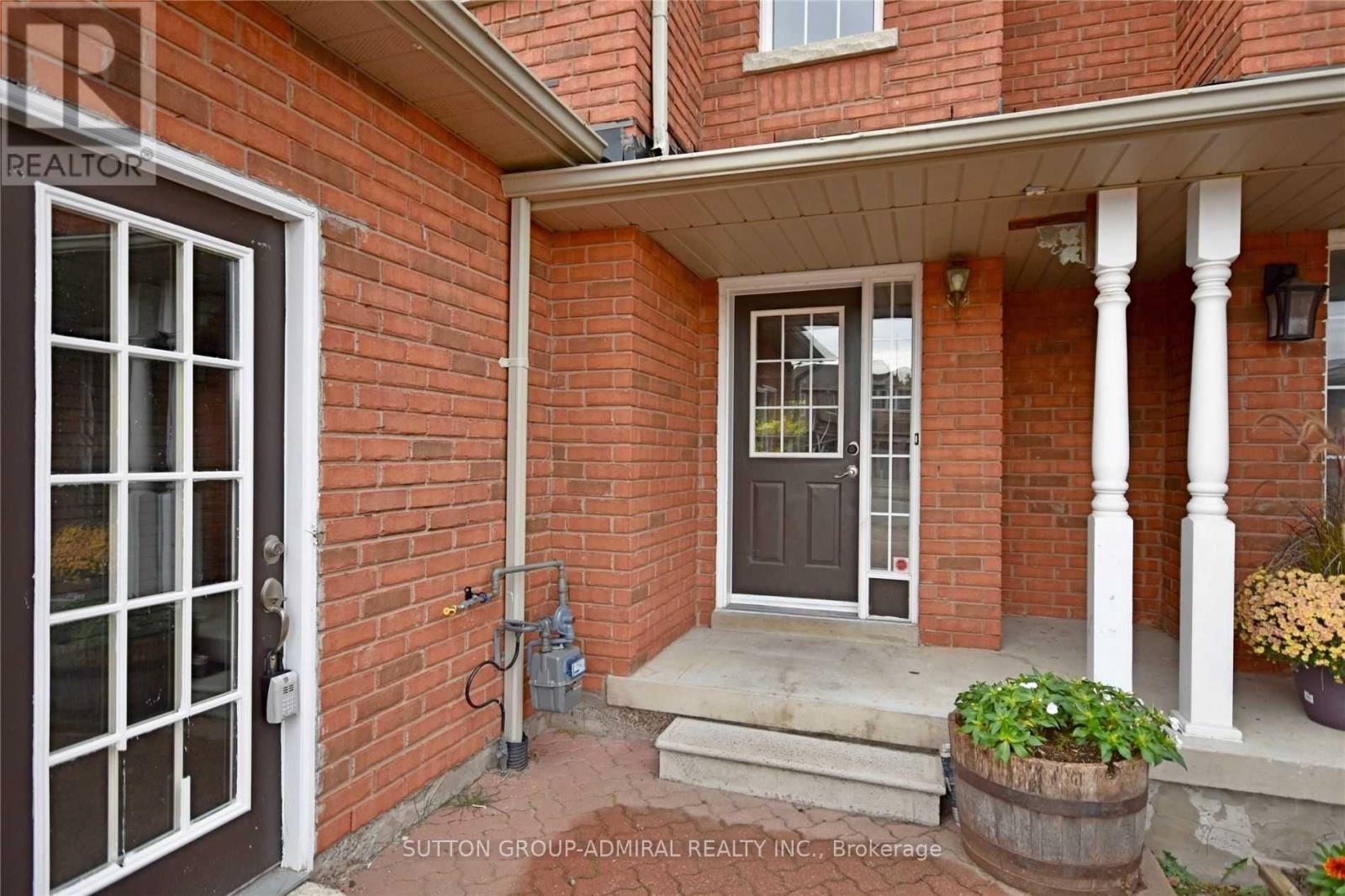 Upper - 70 Hawthorne Crescent, Barrie, Ontario  L4N 9Y8 - Photo 2 - S12425290