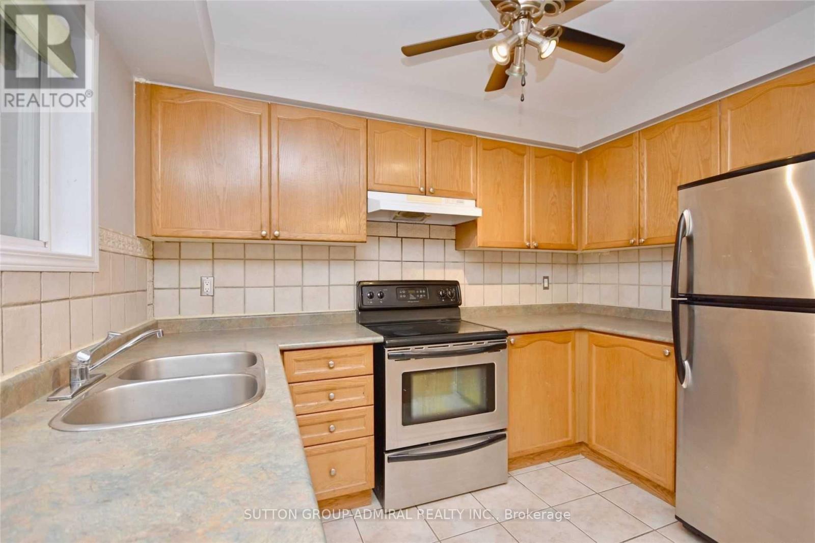 Upper - 70 Hawthorne Crescent, Barrie, Ontario  L4N 9Y8 - Photo 6 - S12425290