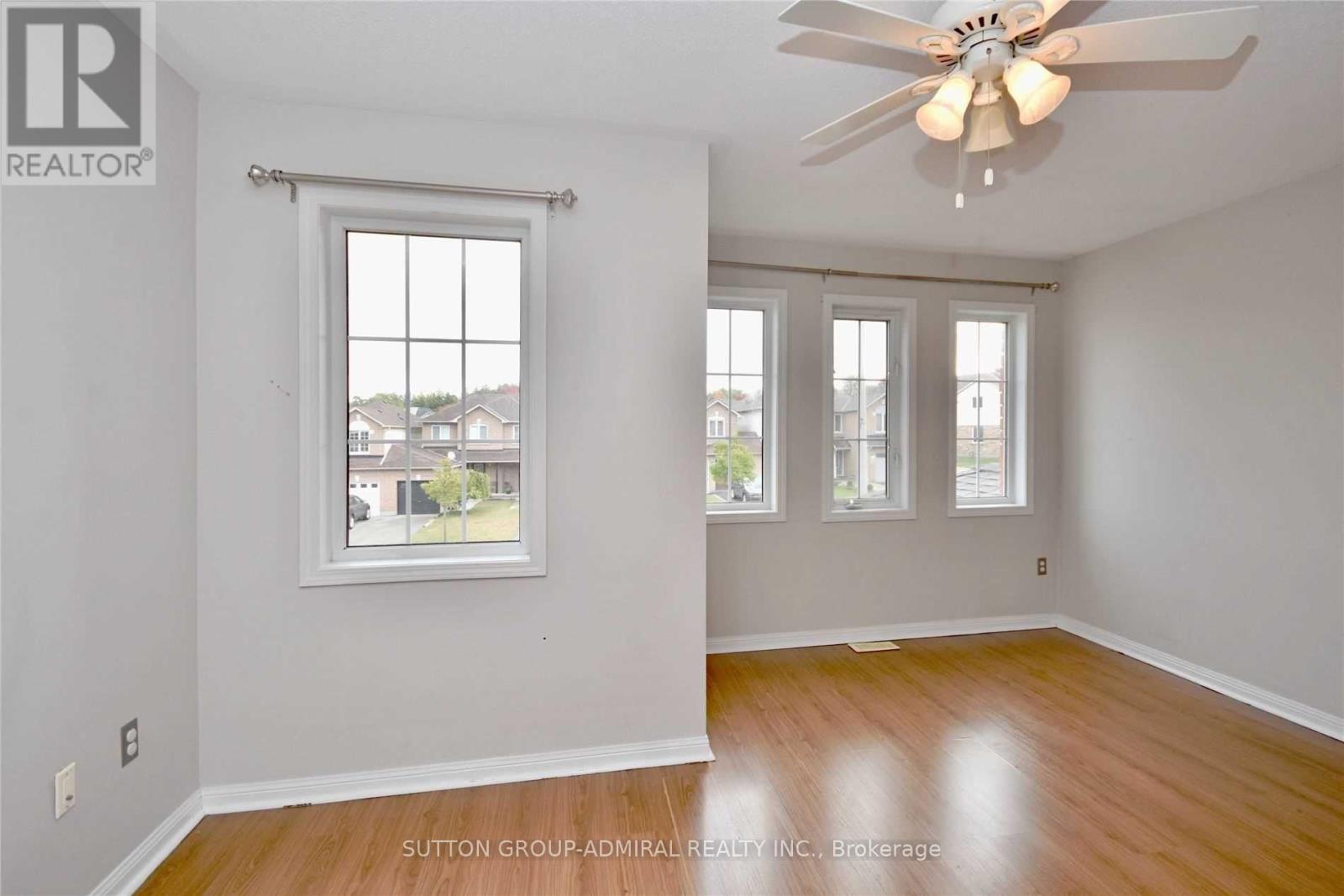 Upper - 70 Hawthorne Crescent, Barrie, Ontario  L4N 9Y8 - Photo 7 - S12425290