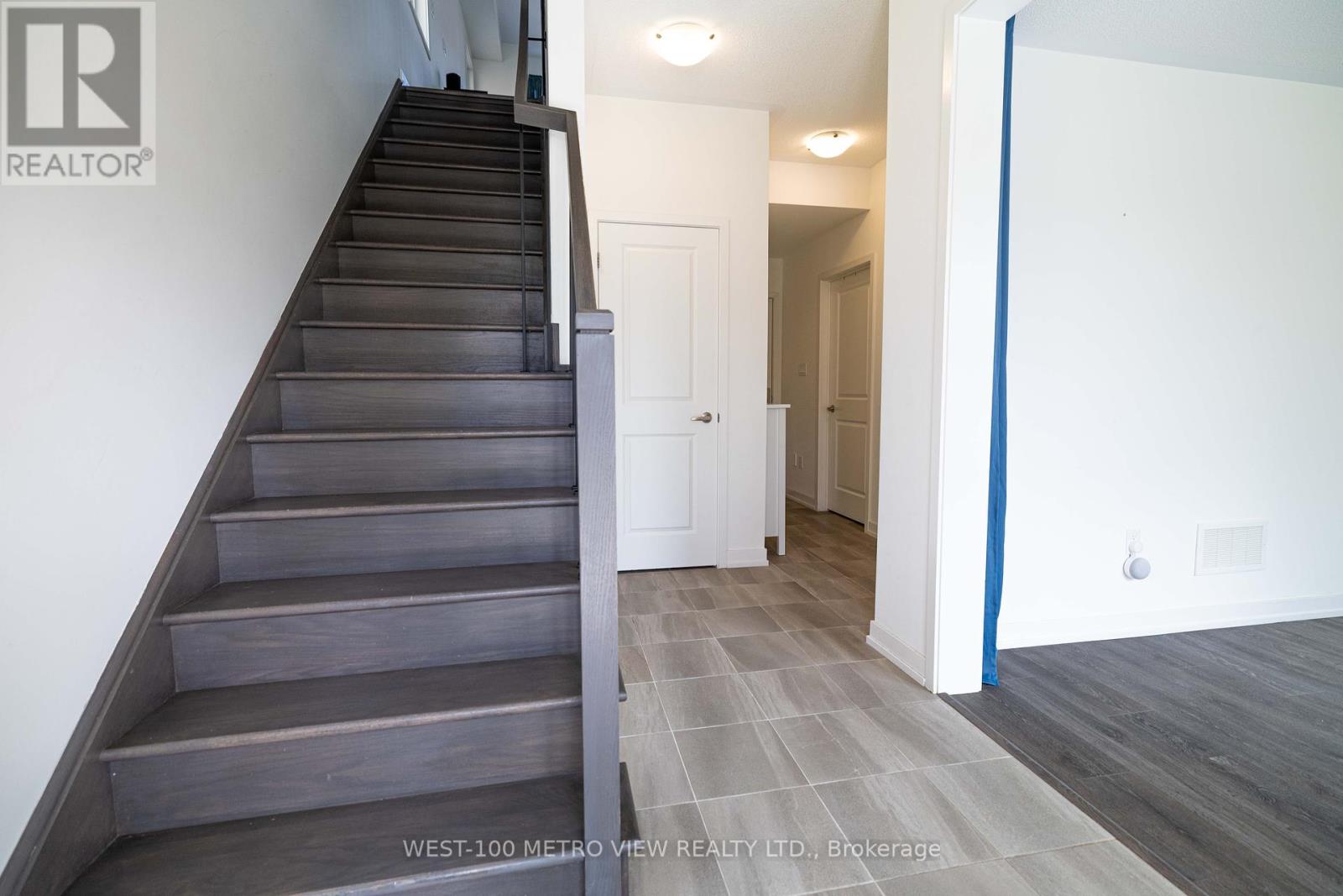 3141 Ernest Appelbe Boulevard, Oakville, Ontario  L6H 0N8 - Photo 11 - W12425288