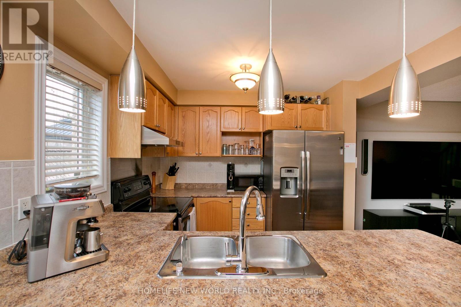 54 Brussels Avenue, Brampton, Ontario  L6Z 0A5 - Photo 9 - W12425310