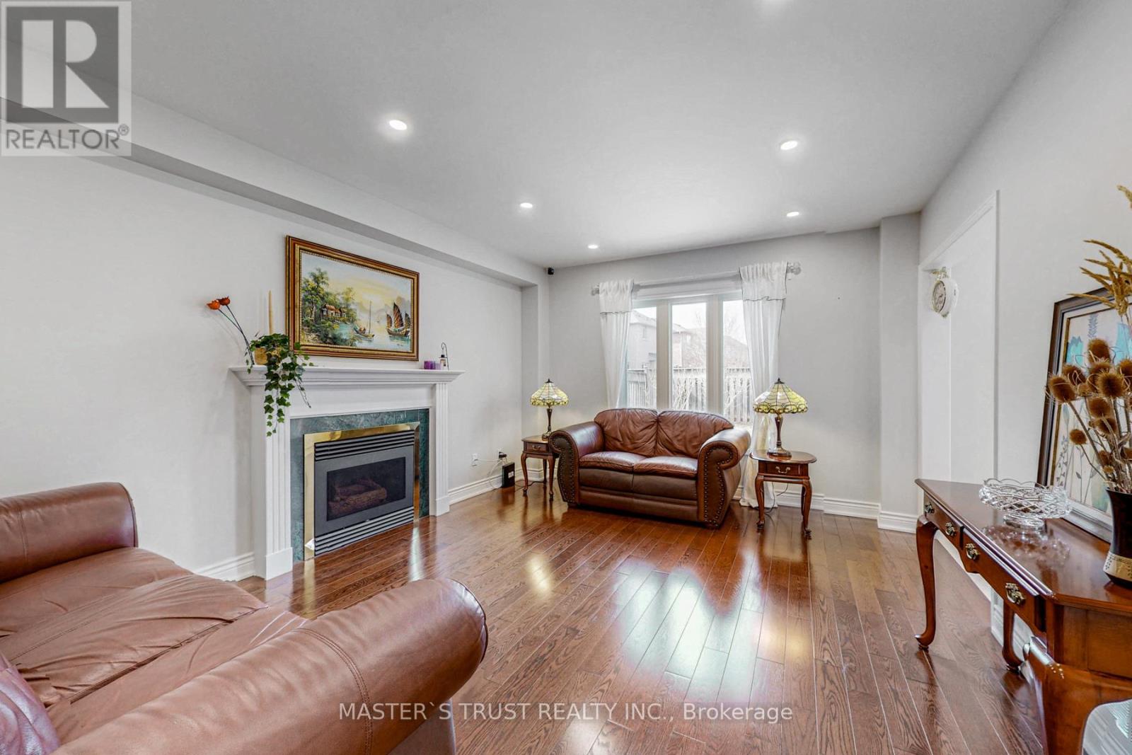 2035 Shady Glen Road, Oakville, Ontario  L6M 3R1 - Photo 10 - W12425317