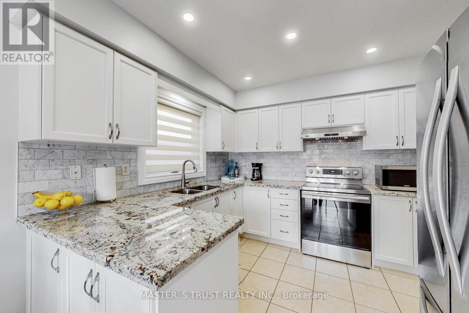 2035 Shady Glen Road, Oakville, Ontario  L6M 3R1 - Photo 15 - W12425317
