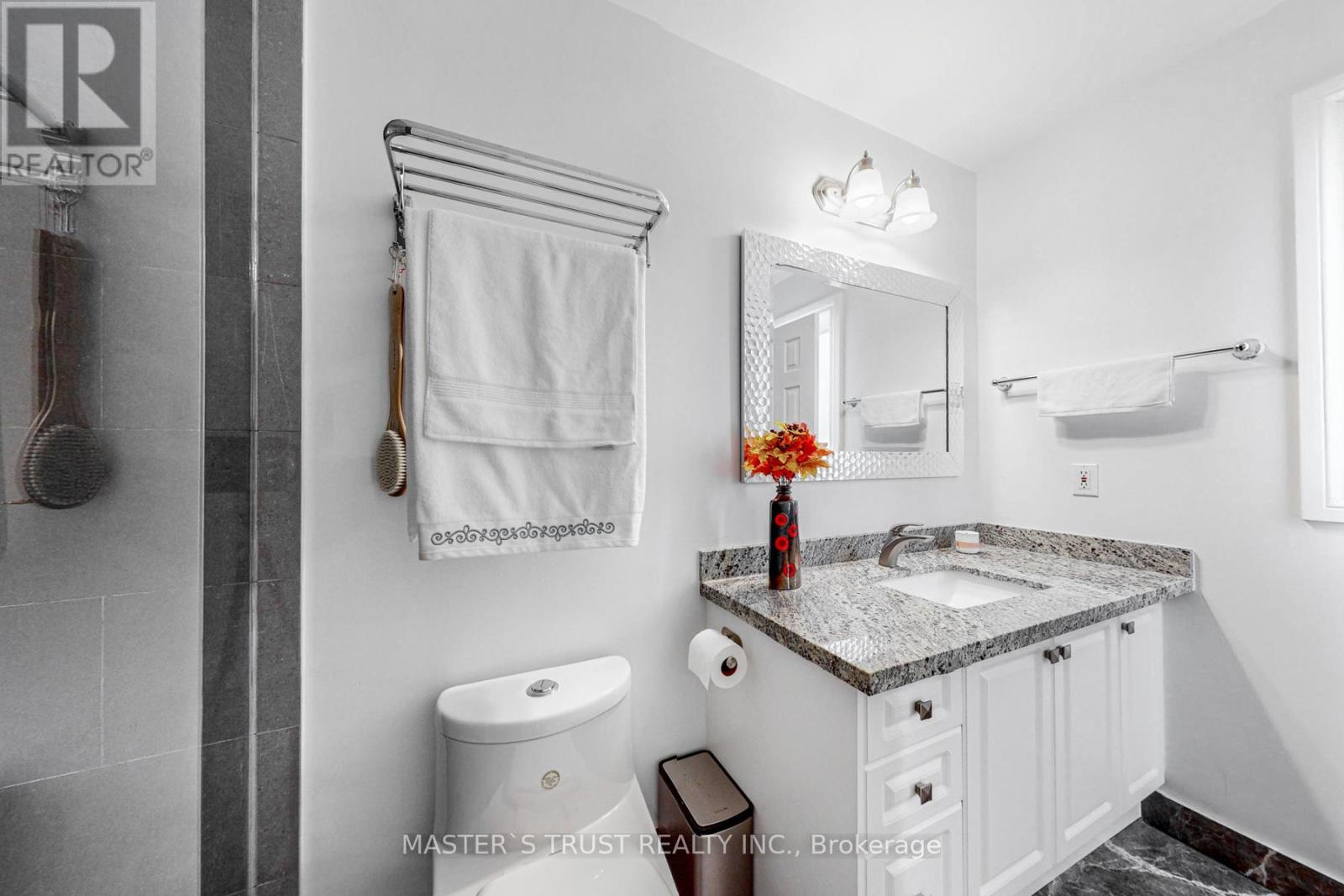 2035 Shady Glen Road, Oakville, Ontario  L6M 3R1 - Photo 25 - W12425317